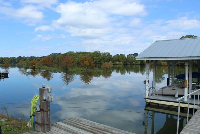 105 Edgewater Dr, Winchester, TN 37398