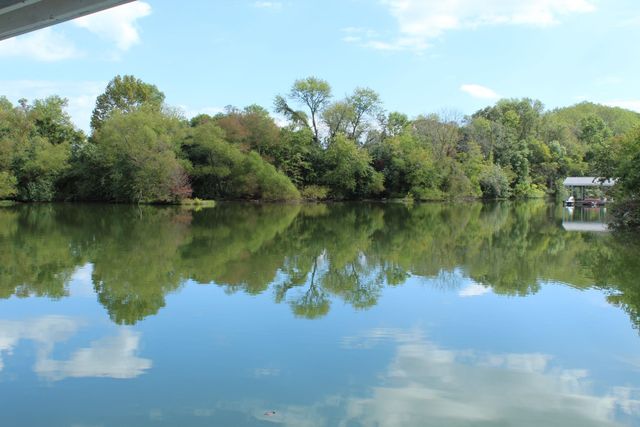 105 Edgewater Dr, Winchester, TN 37398