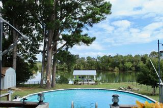 105 Edgewater Dr, Winchester, TN 37398