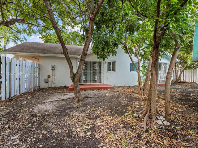 11075 SW 221st Ter, Miami, FL 33170