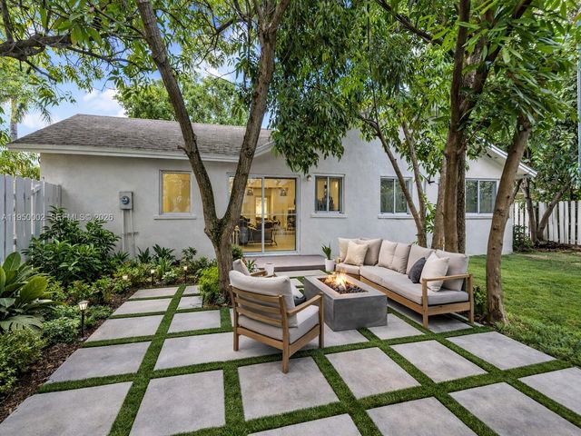 11075 SW 221st Ter, Miami, FL 33170