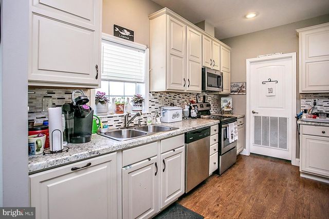 64 MIDDLEMARCH RD, Douglassville, PA 19518