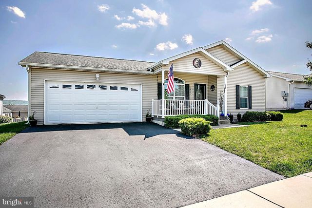 64 MIDDLEMARCH RD, Douglassville, PA 19518
