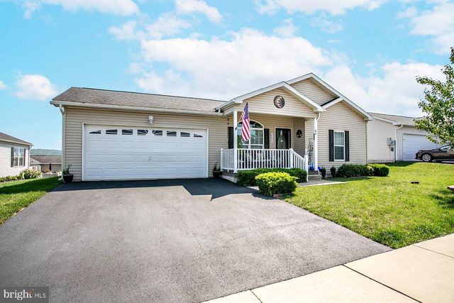 64 MIDDLEMARCH RD, Douglassville, PA 19518