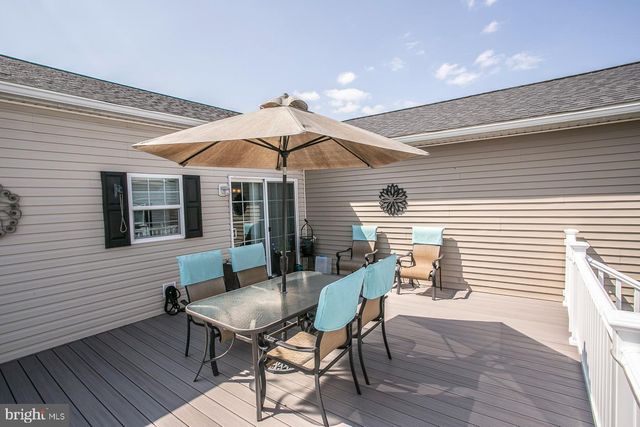 64 MIDDLEMARCH RD, Douglassville, PA 19518