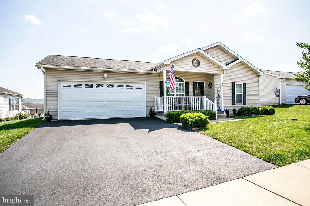64 MIDDLEMARCH RD, Douglassville, PA 19518