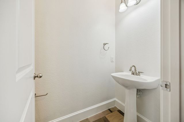 643 Senda, Irving, TX 75039