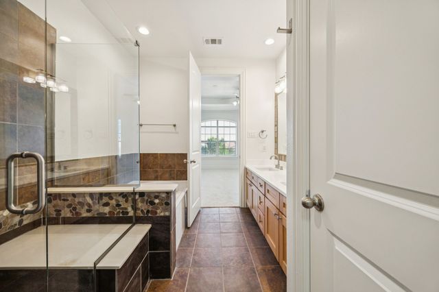 643 Senda, Irving, TX 75039