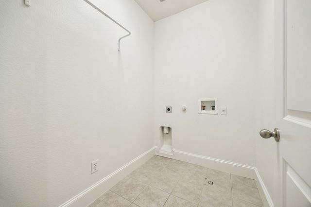 643 Senda, Irving, TX 75039