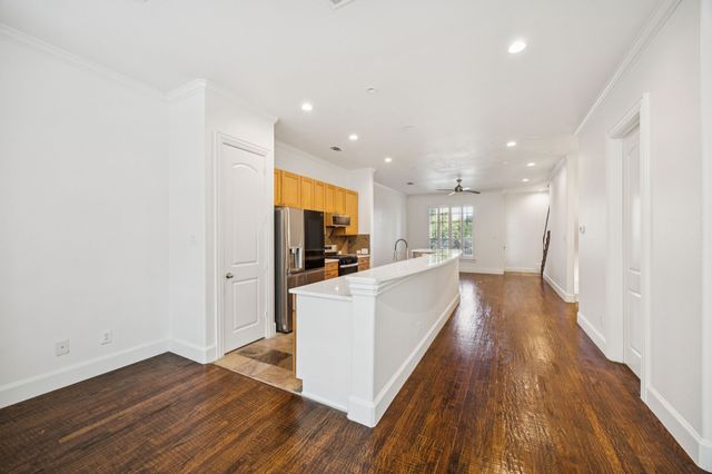 643 Senda, Irving, TX 75039