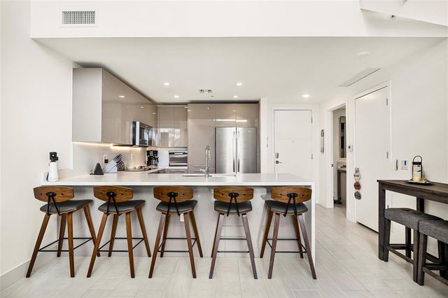 2000 Metropica Way 216, Sunrise, FL 33323