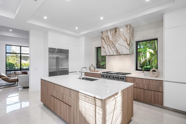 258 33rd Court, West Palm Beach, FL 33407