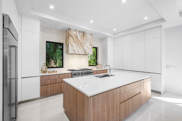 258 33rd Court, West Palm Beach, FL 33407