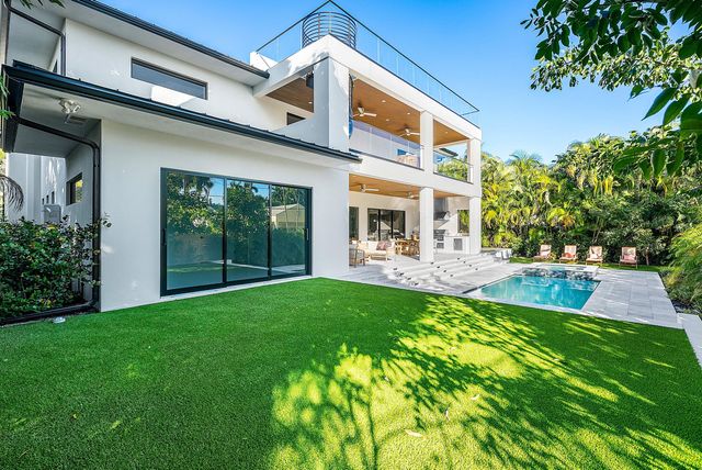 258 33rd Court, West Palm Beach, FL 33407