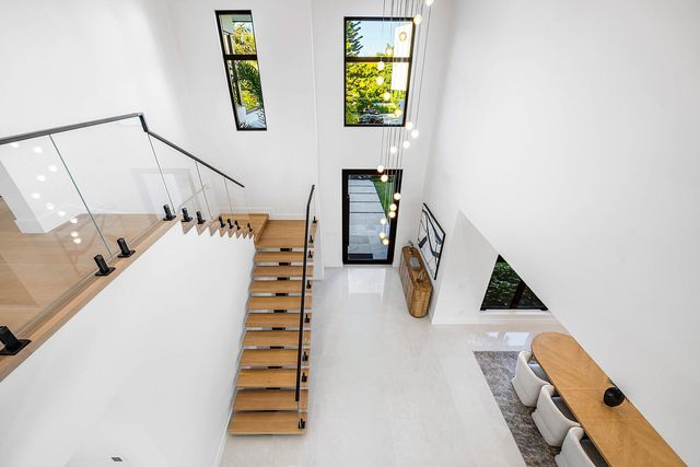 258 33rd Court, West Palm Beach, FL 33407