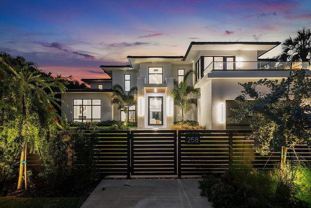 258 33rd Court, West Palm Beach, FL 33407