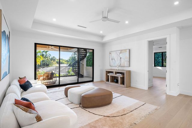 258 33rd Court, West Palm Beach, FL 33407