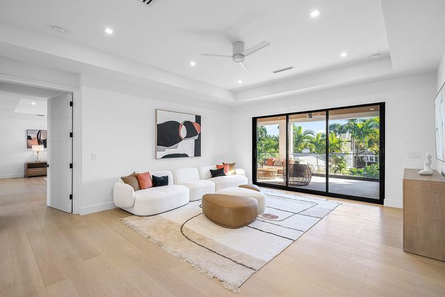 258 33rd Court, West Palm Beach, FL 33407