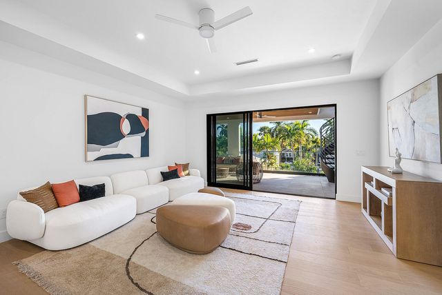 258 33rd Court, West Palm Beach, FL 33407