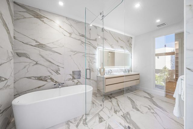 258 33rd Court, West Palm Beach, FL 33407