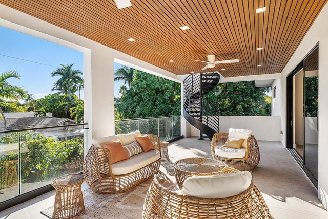 258 33rd Court, West Palm Beach, FL 33407