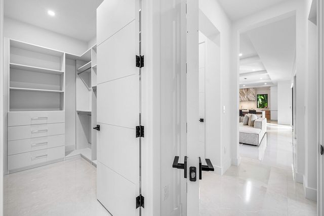 258 33rd Court, West Palm Beach, FL 33407