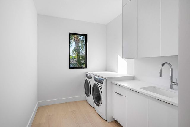 258 33rd Court, West Palm Beach, FL 33407