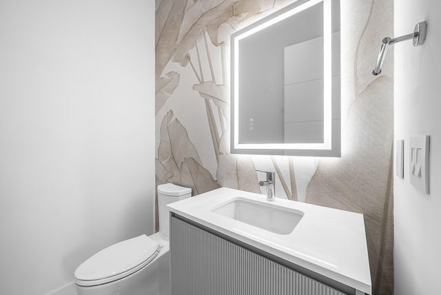 258 33rd Court, West Palm Beach, FL 33407