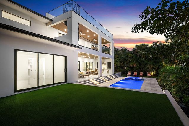 258 33rd Court, West Palm Beach, FL 33407