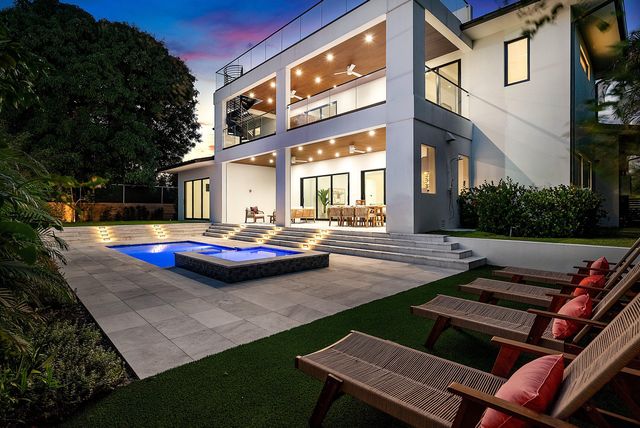 258 33rd Court, West Palm Beach, FL 33407