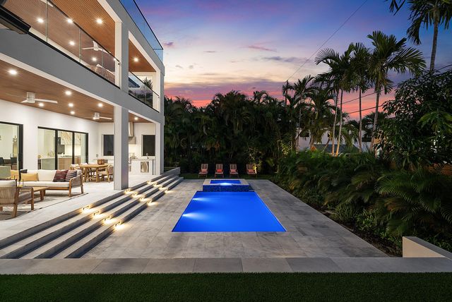 258 33rd Court, West Palm Beach, FL 33407