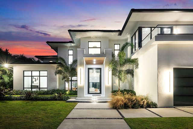 258 33rd Court, West Palm Beach, FL 33407