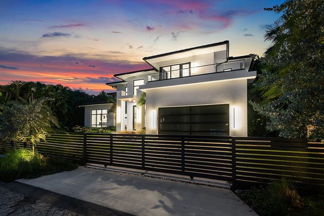 258 33rd Court, West Palm Beach, FL 33407