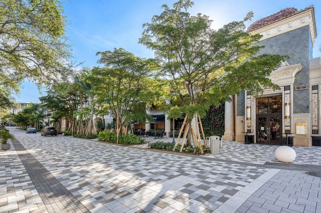 258 33rd Court, West Palm Beach, FL 33407