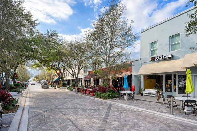 258 33rd Court, West Palm Beach, FL 33407