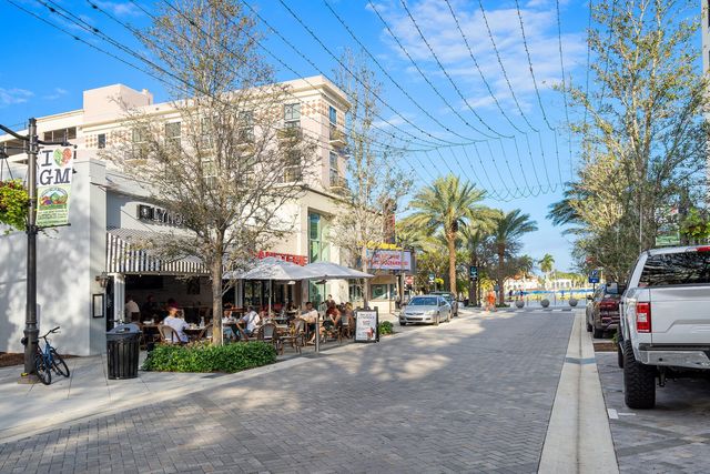 258 33rd Court, West Palm Beach, FL 33407