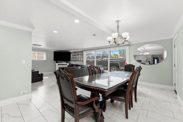 6315 W 83rd Place, Burbank, IL 60459