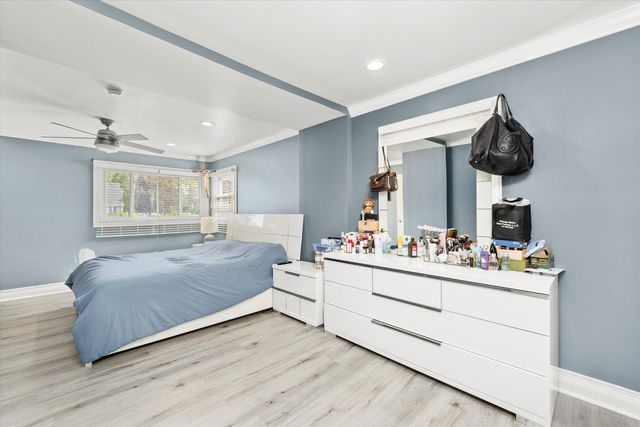 6315 W 83rd Place, Burbank, IL 60459