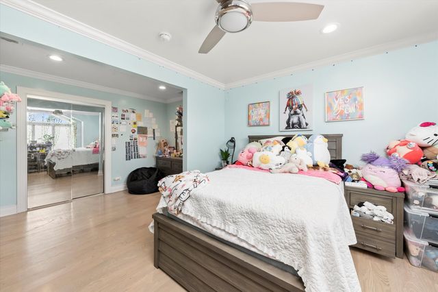 6315 W 83rd Place, Burbank, IL 60459