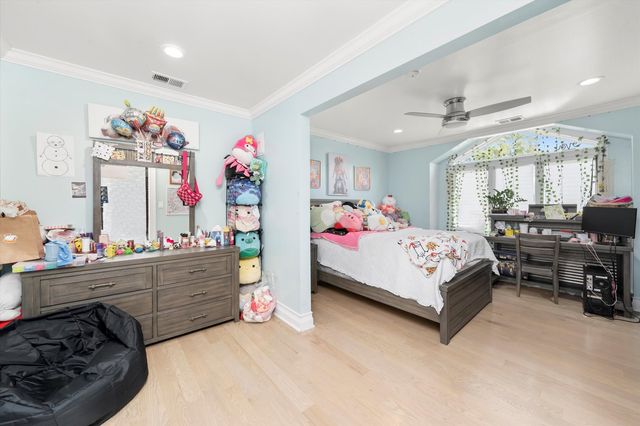 6315 W 83rd Place, Burbank, IL 60459