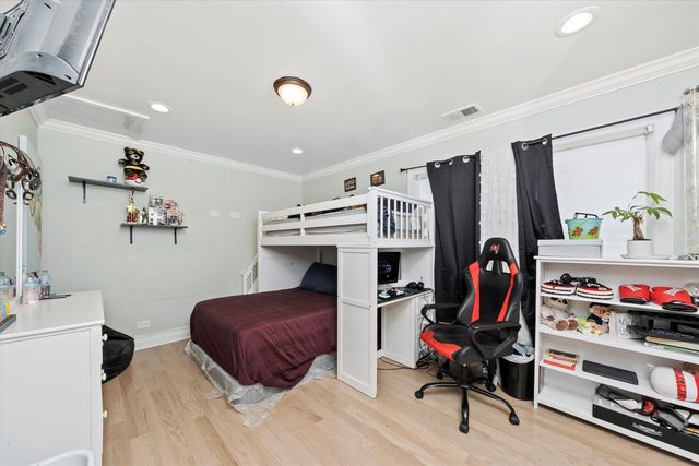 6315 W 83rd Place, Burbank, IL 60459