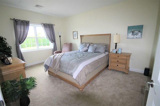 1 Regency Village Way 106, Merrimac, MA 01860