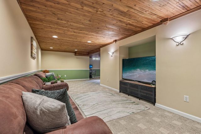 602 RED ROCK CIR, Royersford, PA 19468