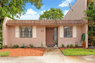 37 Seville Circle 1-50, Davie, FL 33324