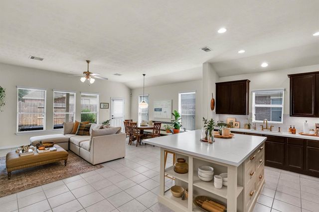 28915 Hidden Lake W, Magnolia, TX 77354
