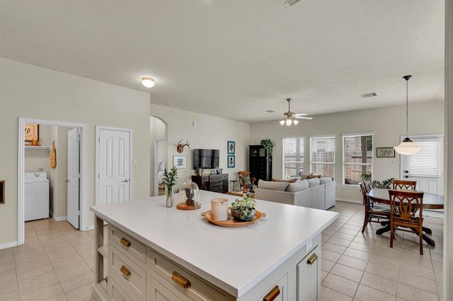28915 Hidden Lake W, Magnolia, TX 77354