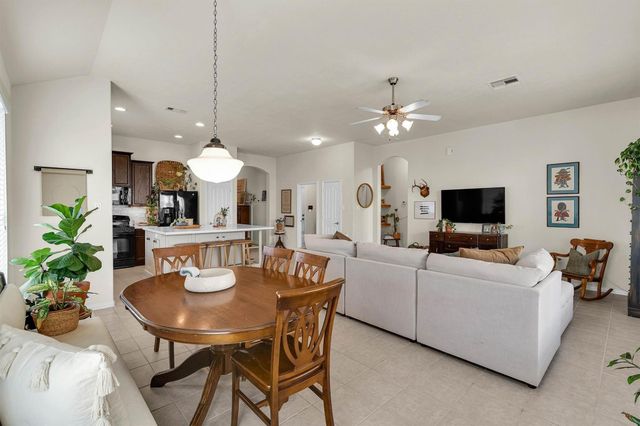 28915 Hidden Lake W, Magnolia, TX 77354