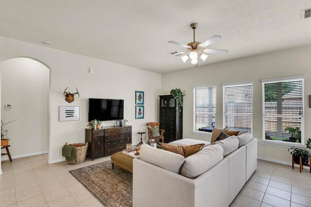 28915 Hidden Lake W, Magnolia, TX 77354