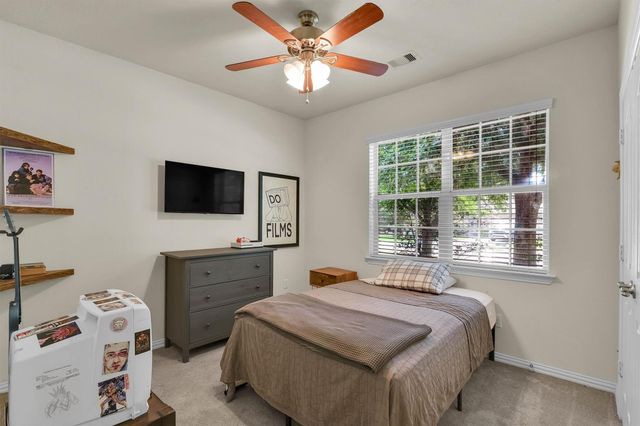 28915 Hidden Lake W, Magnolia, TX 77354