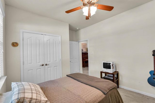 28915 Hidden Lake W, Magnolia, TX 77354